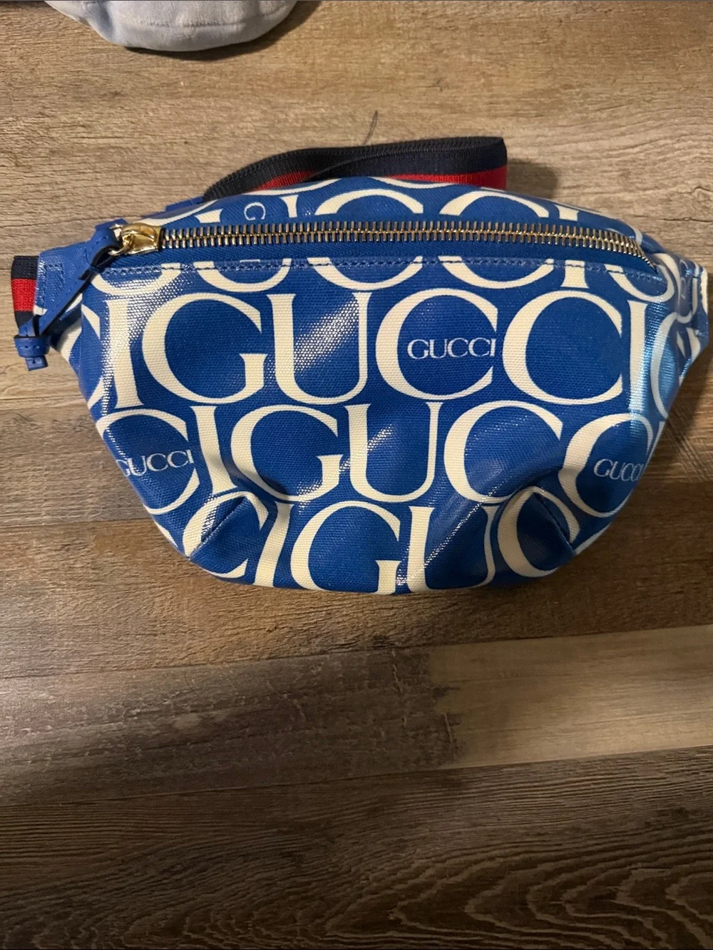 Gucci Blue and White Logo Canvas Crossbody Belt Bag! Like NEW strap is stretchy!
